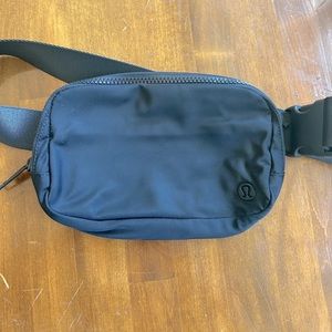 Lululemon Everywhere Belt Bag NWOT